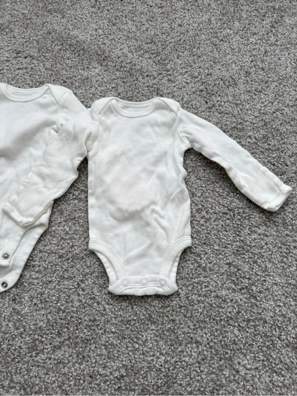 ✨Carter’s Just One You, Classic Long-Sleeve Baby Bodysuit Set of 3 in White NB✨